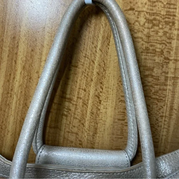 Hobo Sheila Silver Women's Handbag - Picture 9 of 13